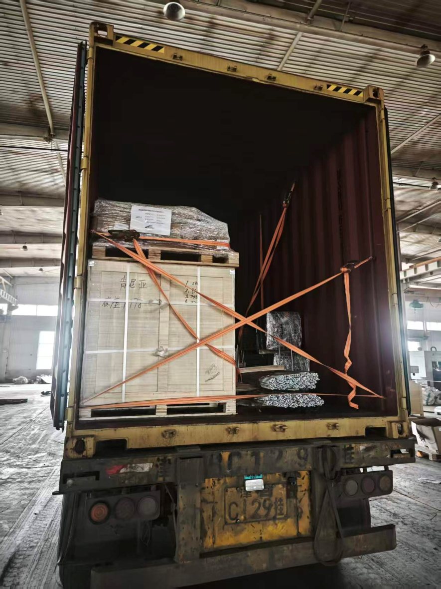 Packaging and Dispatch of Steel Pillars and Aluminum Purlins